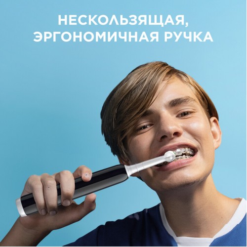 Электрическая зубная щетка Oral-B Pro 1 черная, насадки Pro Cross Action 2 шт