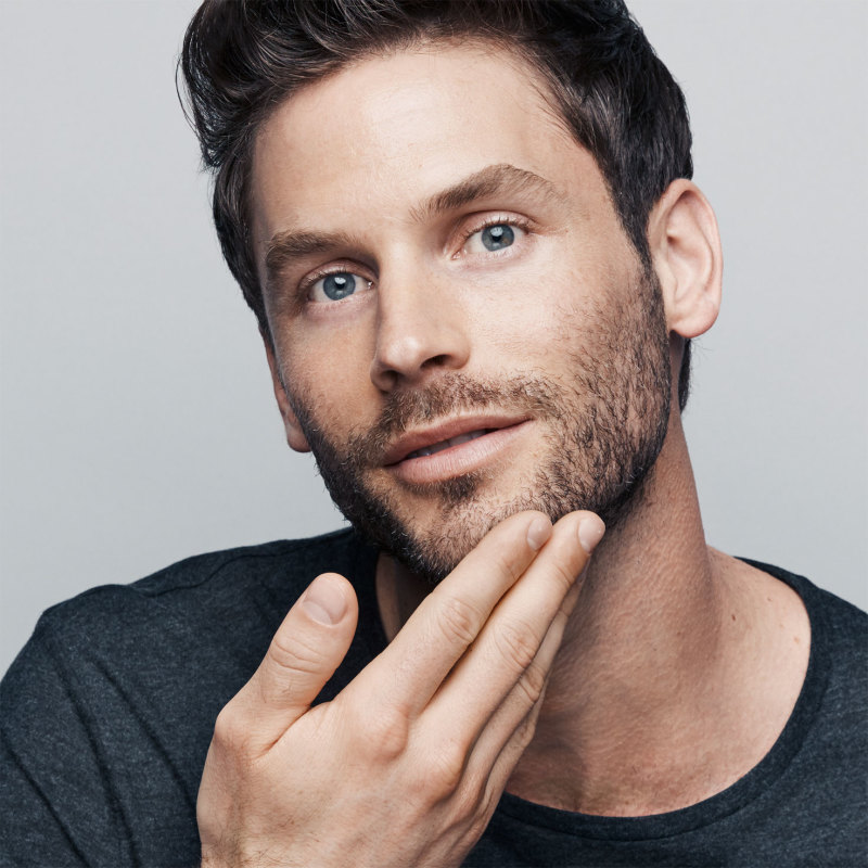 Удобно лежит в руке